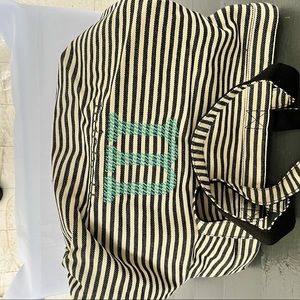 Retro metro fold over tote bag from thirty one. Brand new.